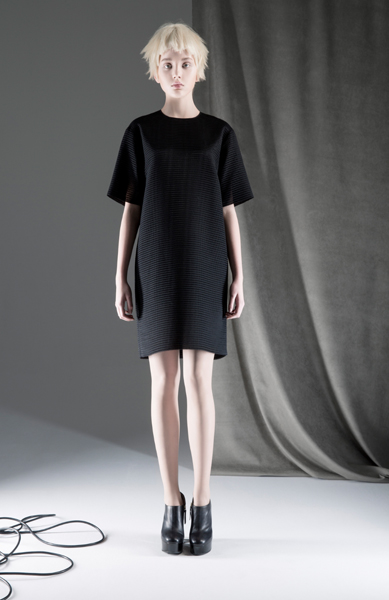 CIRCUS of FASHION Mode aus Berlin ANTONIA GOY AW2014_15 Foto Schah Eghbaly Structured Woollen Dress 01
