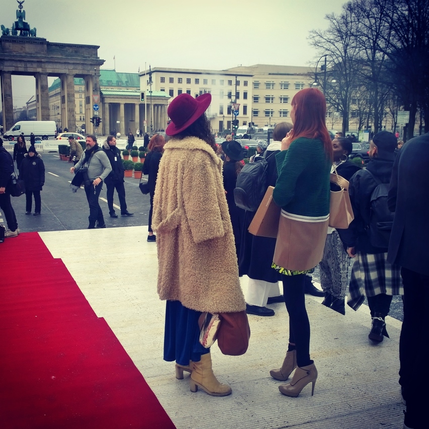 V-Mag - Fashion Week Berlin 2015 Streetfashion am Brandenburger Tor